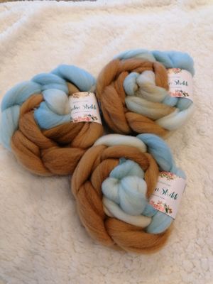 CORRIEDALE SPINNEFIBER - Håndfarget 104