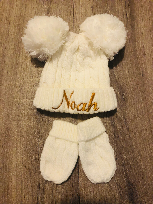 ​Infants  Cream Cable Knit Pom Pom Hat & Mittens Set. (Personalised Option)