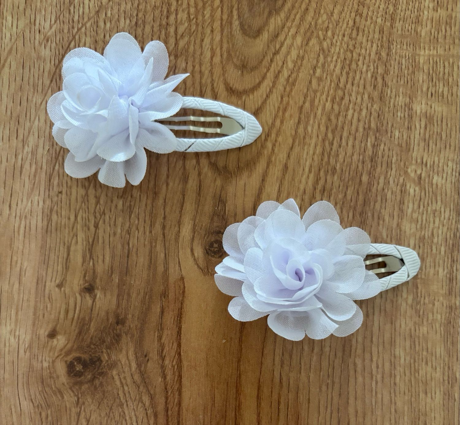 Set of White Flower Hair Clips