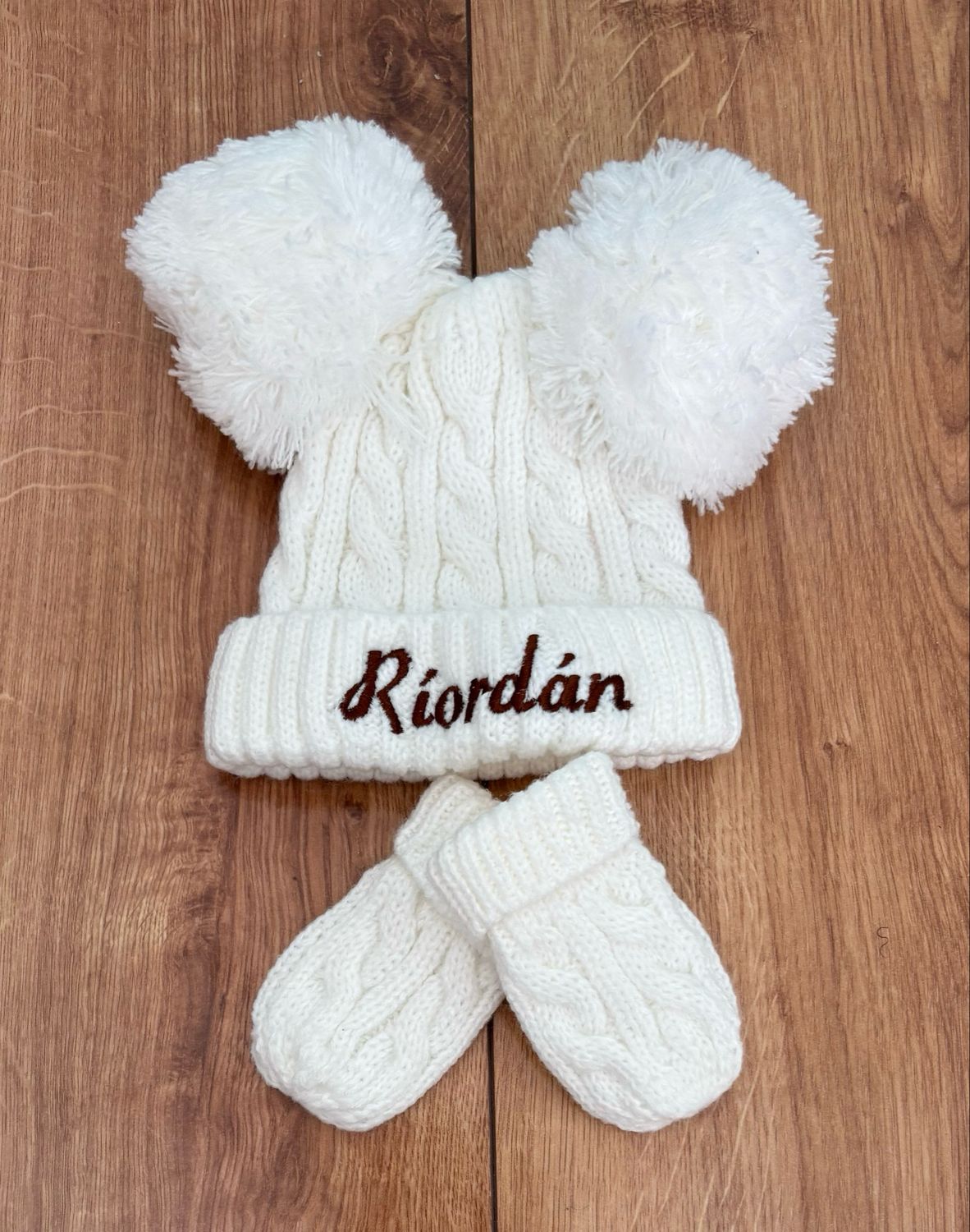 Infants White Cable Knit Pom Pom Hat & Mittens. (Personalised option)