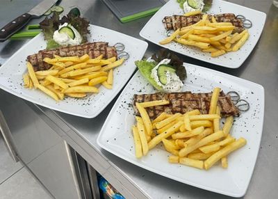 Gyros mit Souvlaki