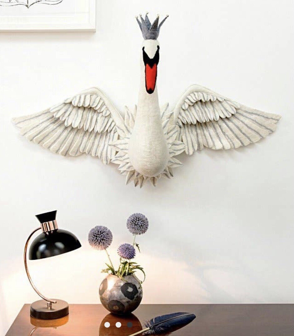 Swan Head Fully Winged