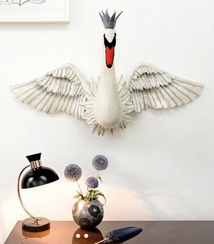 Swan Head Fully Winged