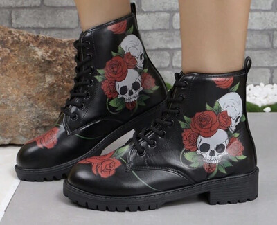 Ladies Black Skull And Roses Boots Size 38 = 5