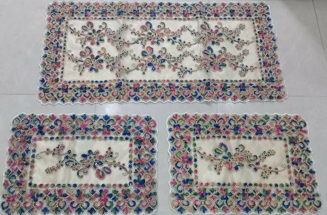 Handmade, fashionable, 3 piece set (1 dressing runner+ 2 side table mats)