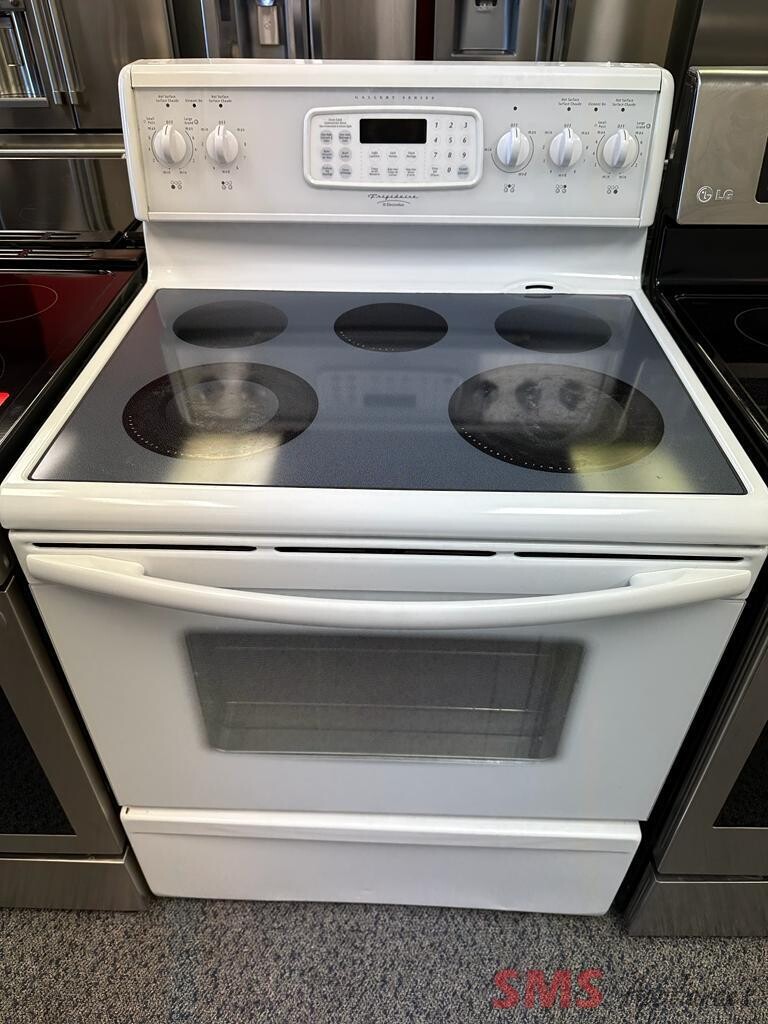 Frigidaire Glass Top Stove PGLEF385CS2