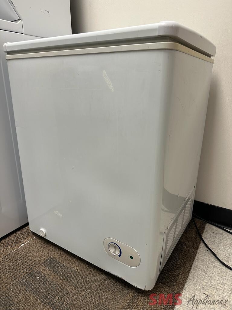 Danby Chest Freezer DCF401W