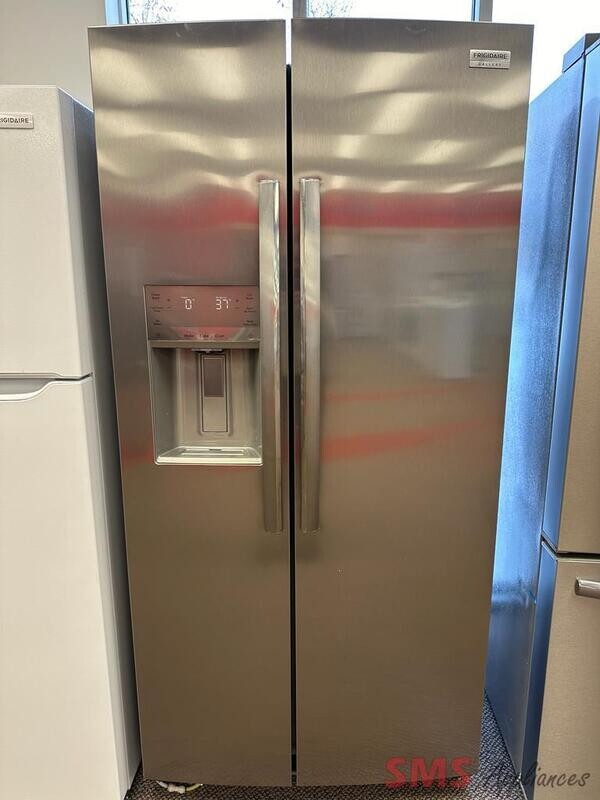 Open Box - Scratch & Dent Frigidaire Gallery 33 Open Box - Scratch & Dent Frigidaire Gallery 33" Side-by-side Fridge GRSS2352AF3