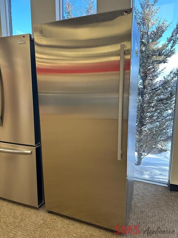 Open Box - Scratch & Dent Electrolux Single-Door Freezer EI33AF80WS Open Box - Scratch & Dent Electrolux Single-Door Freezer EI33AF80WS