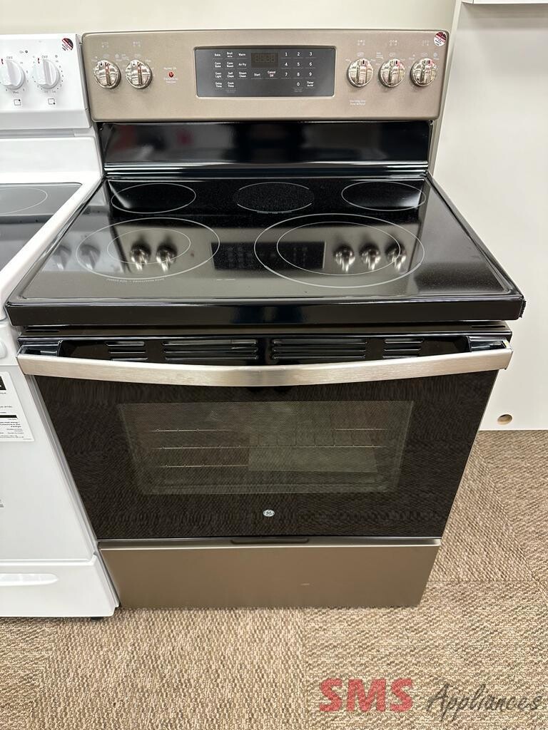 Open Box Scratch & Dent GE Glass Top Stove JCB84OETES