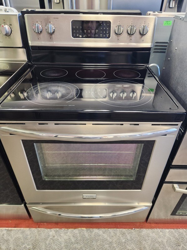Frigidaire Gallery Glass Top Stove CGEF3039RFA