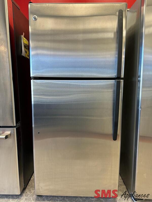 GE 30" Top Mount Fridge GTRS0HBZARBS