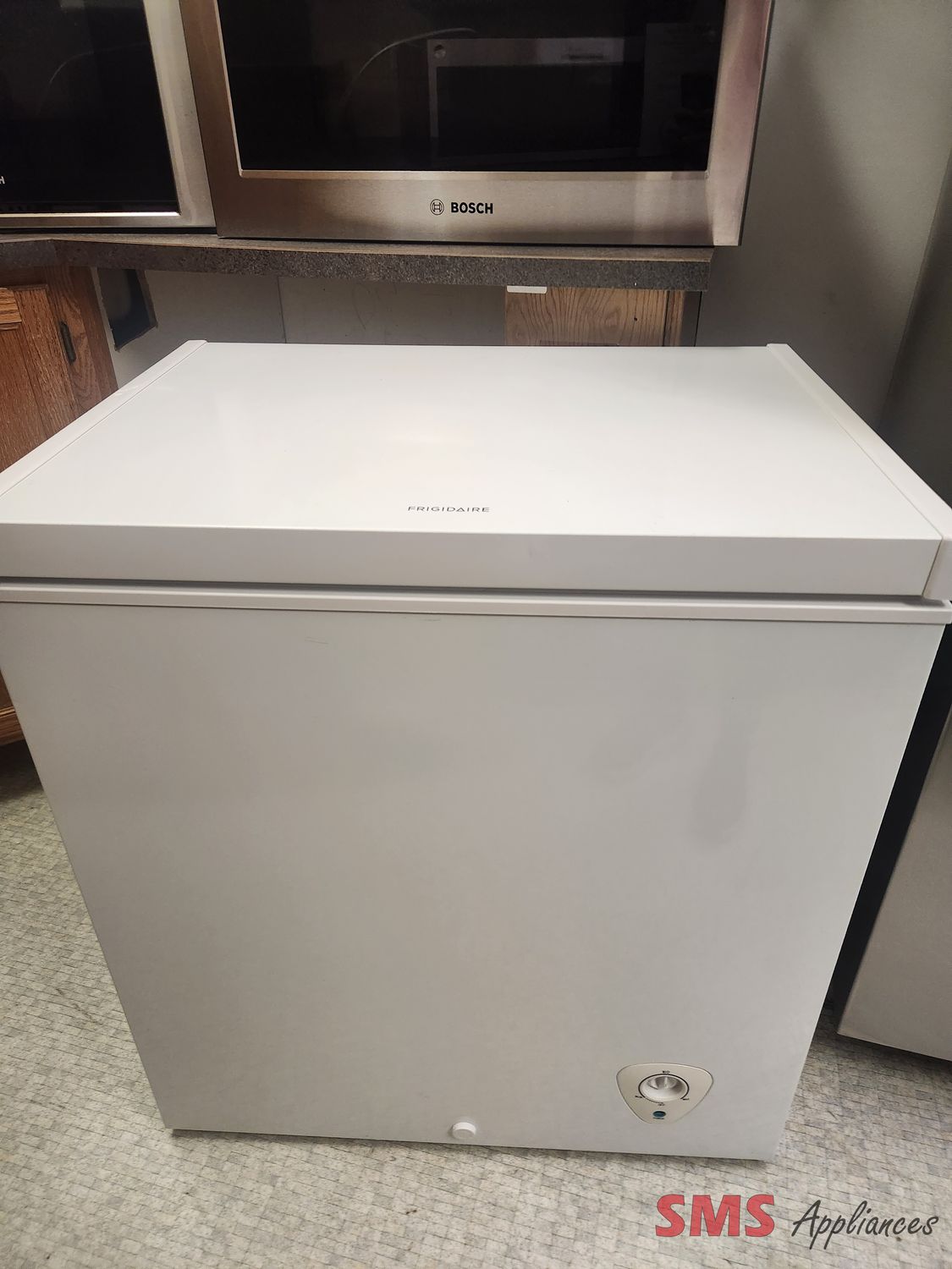 Frigidaire Chest Freezer FFFC05M1QW