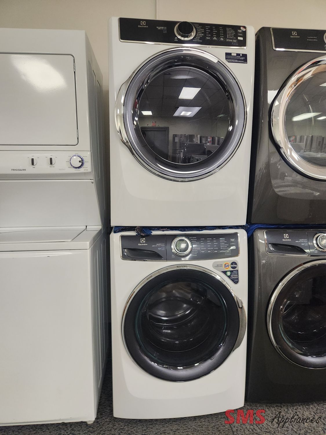Open Box - Scratch & Dent Electrolux Washer & Dryer Set ELFW7637AW / ELFE763CAW