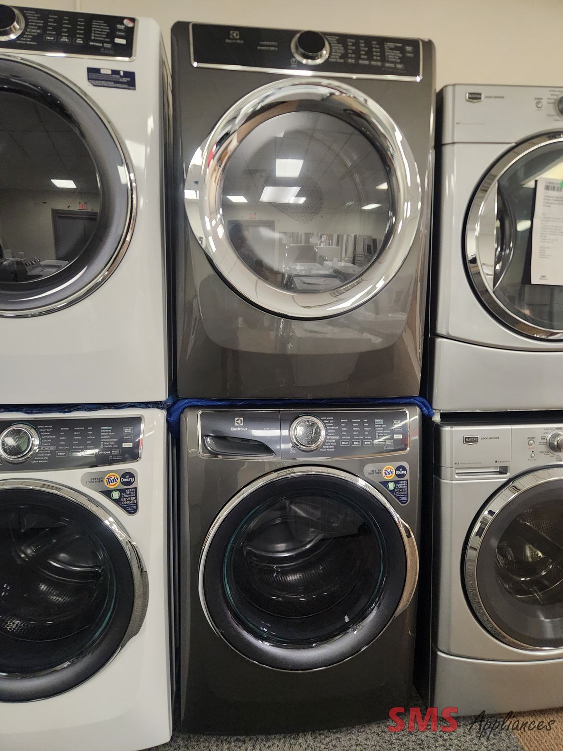 Open Box - Scratch & Dent Electrolux Washer & Dryer Set ELFW7637AT/EFMC727UTT