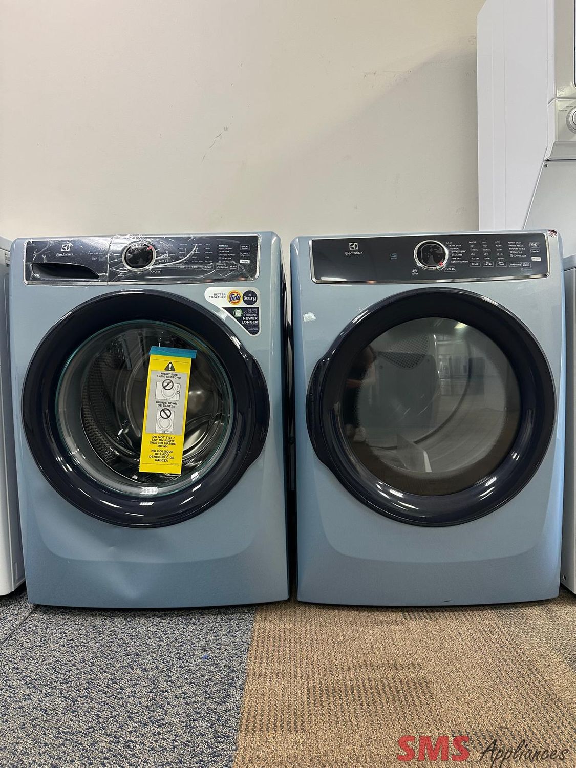 Open Box - Scratch & Dent Electrolux Washer & Dryer Set ELFW7437AG0/ ELFE743CAG