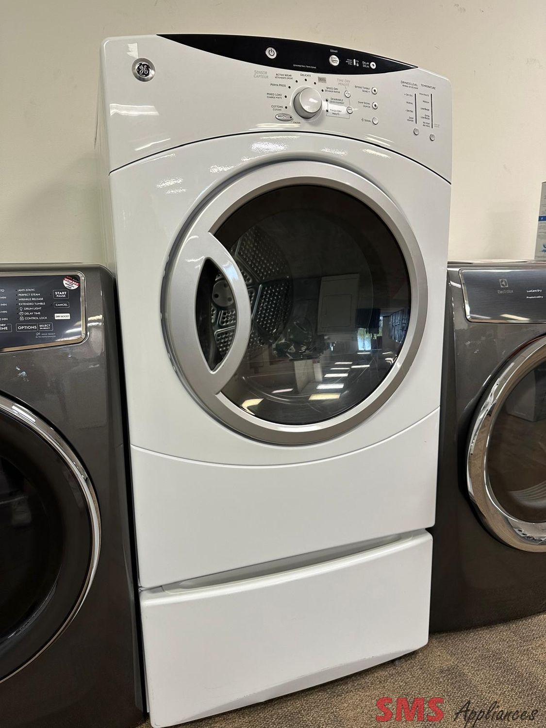 GE Dryer with Pedestal PBVH512EF0WW