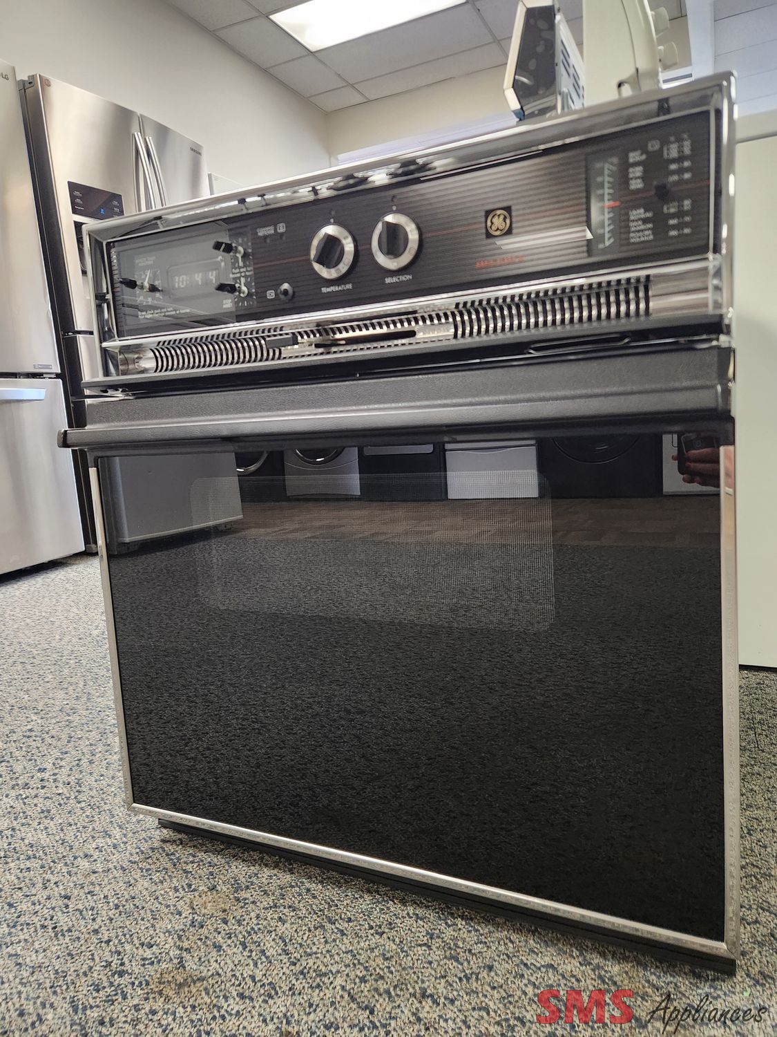 GE 27" Wall Oven JKP1600AD