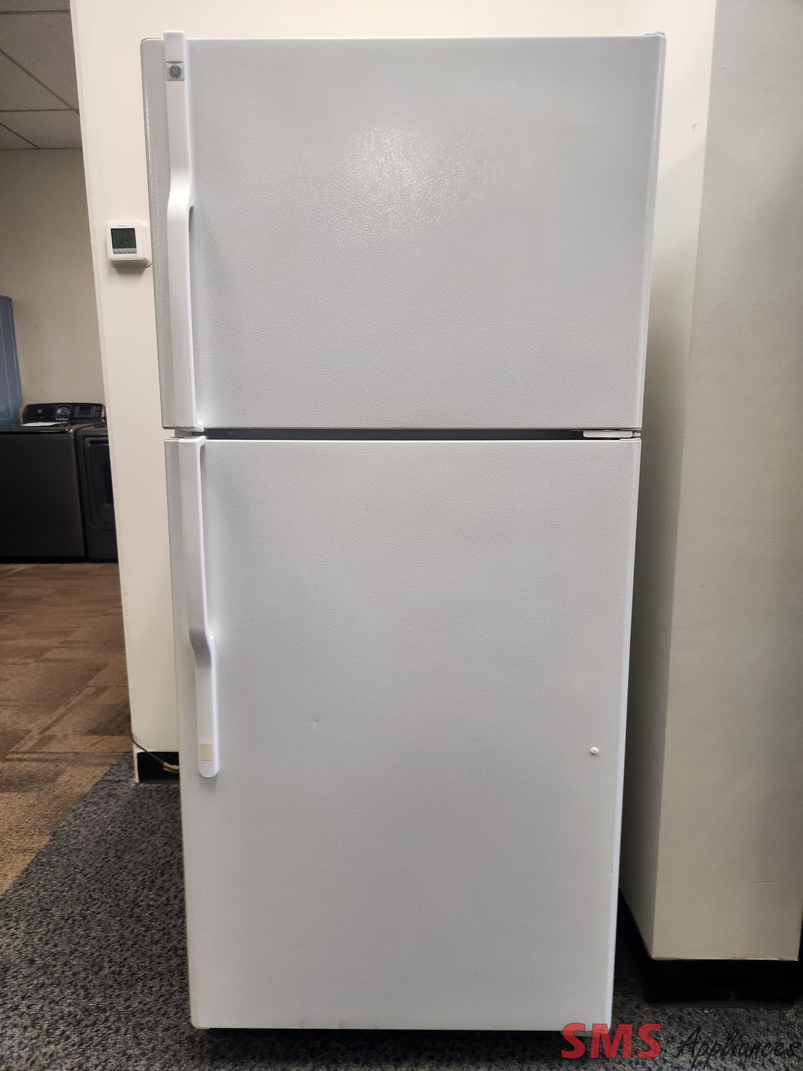 GE 30" Top Mount Fridge GTS18IBRWRWW