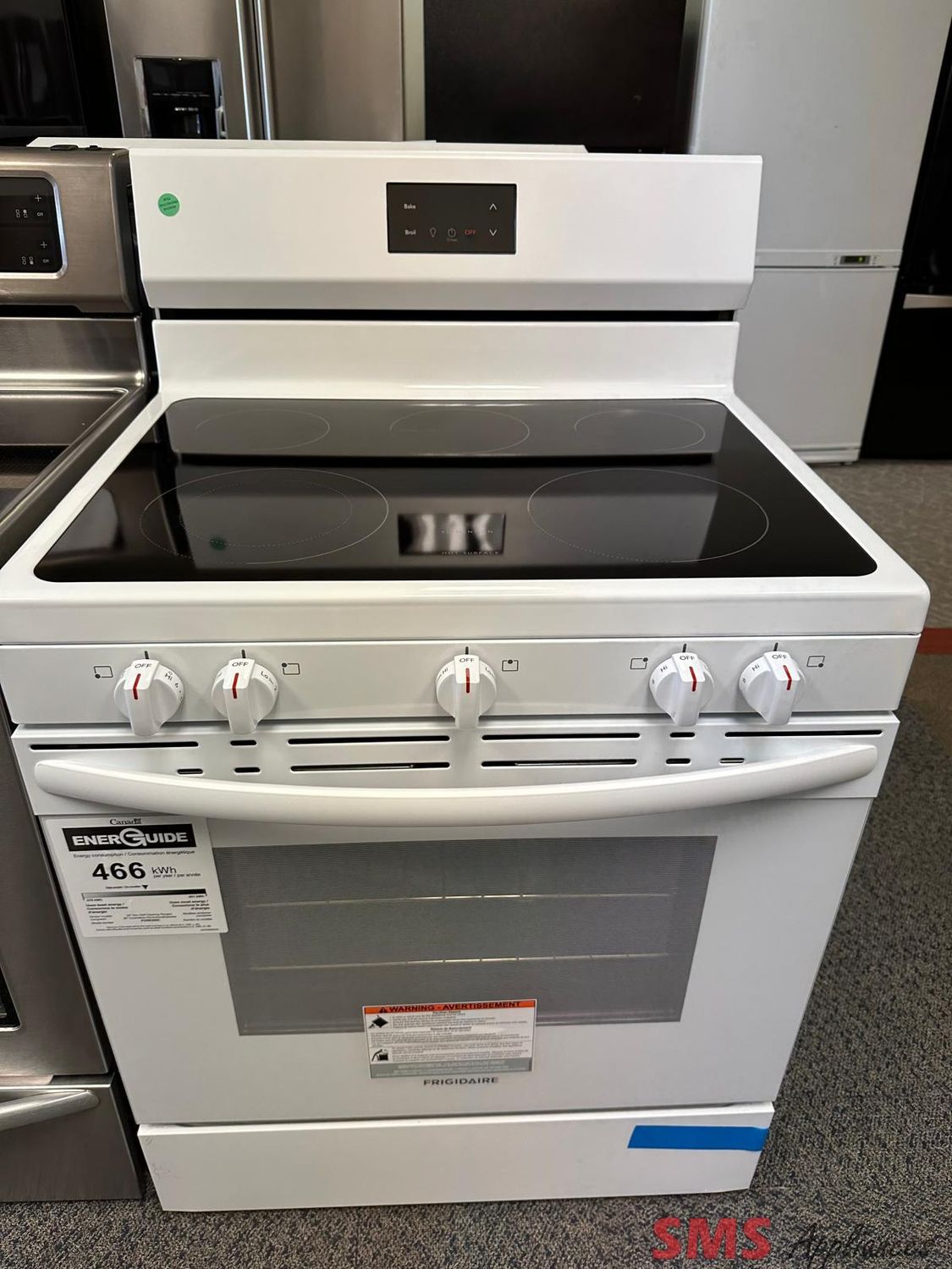 Open Box - Scratch & Dent Frigidaire Glass Top Stove FCRE305CBW