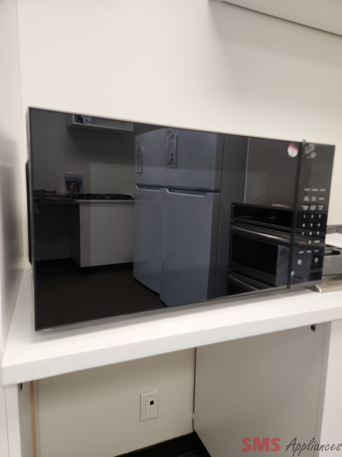 Open Box - Scratch & Dent Frigidaire Countertop Microwave PMBS3080AFA