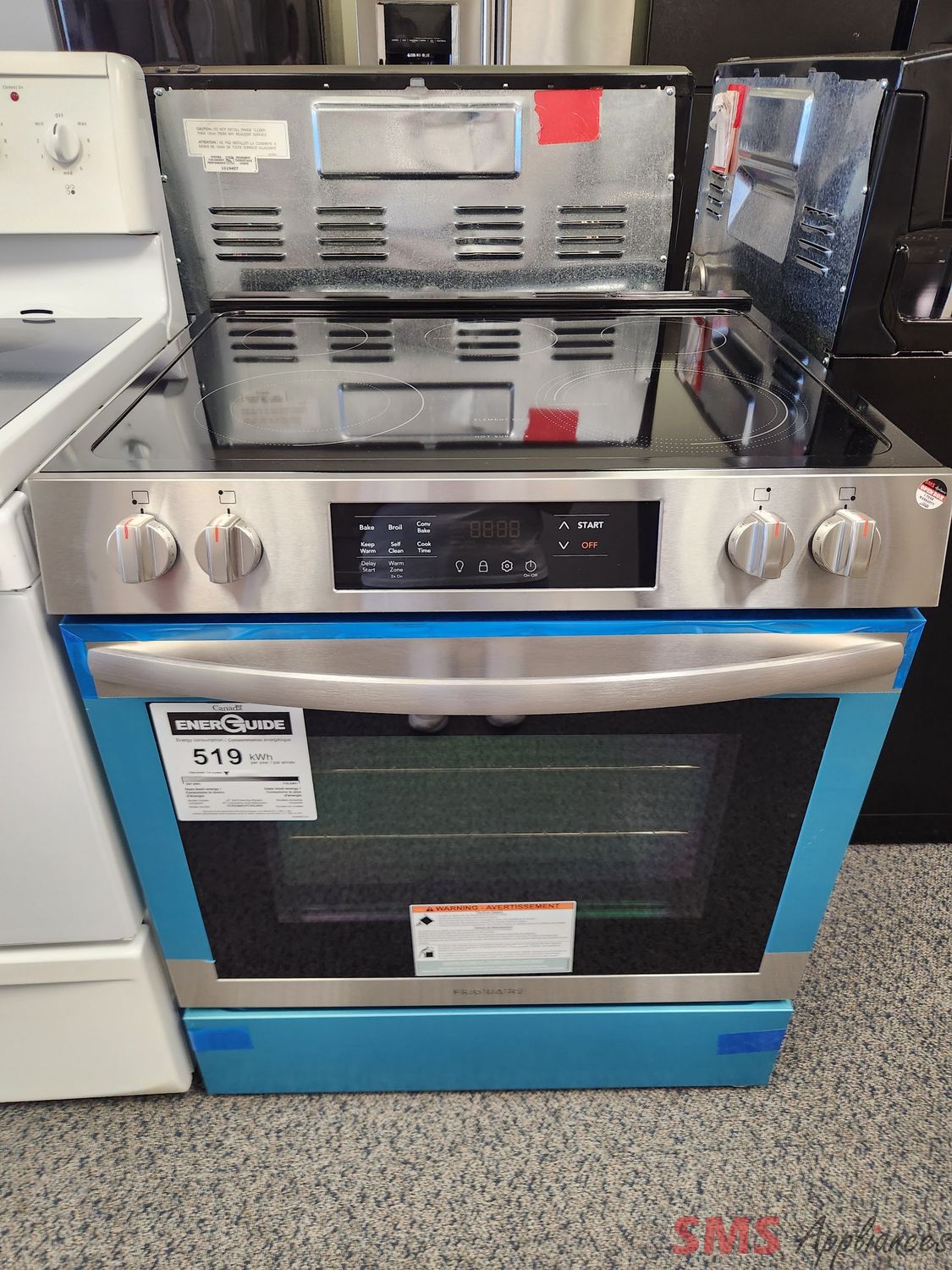 Open Box - Scratch & Dent Frigidaire Glass Top Stove FCFE308CAS