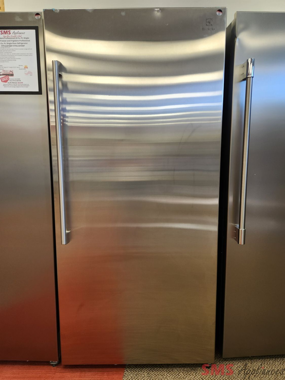 Open Box - Scratch & Dent Electrolux 33" Single Door Fridge EI33AR80WS