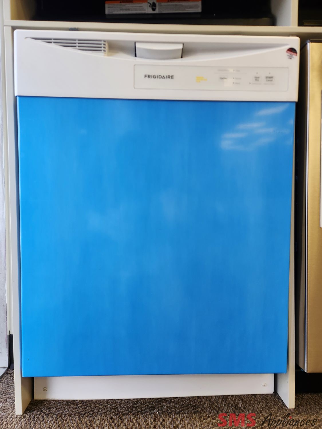 Open Box - Scratch & Dent Frigidaire Gallery 24" 2dB Built-In Dishwasher FDPC4221AW