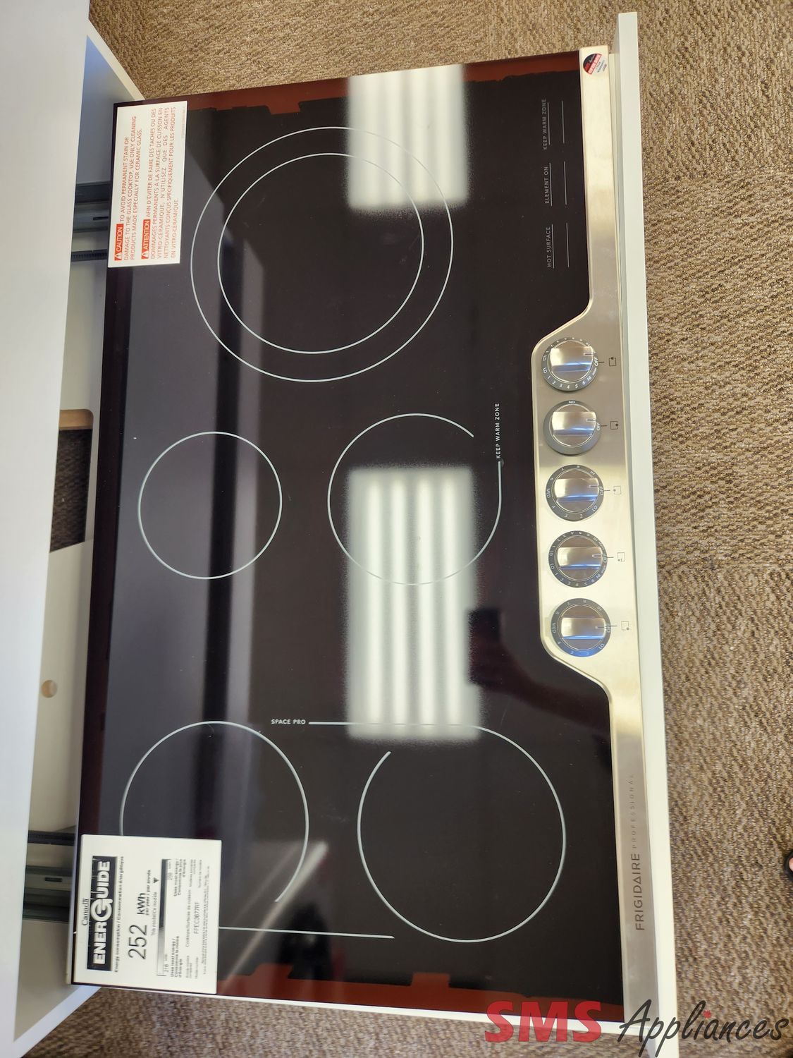 Open Box - Scratch & Dent Frigidaire Professional 36" Cooktop FPEC3677RF