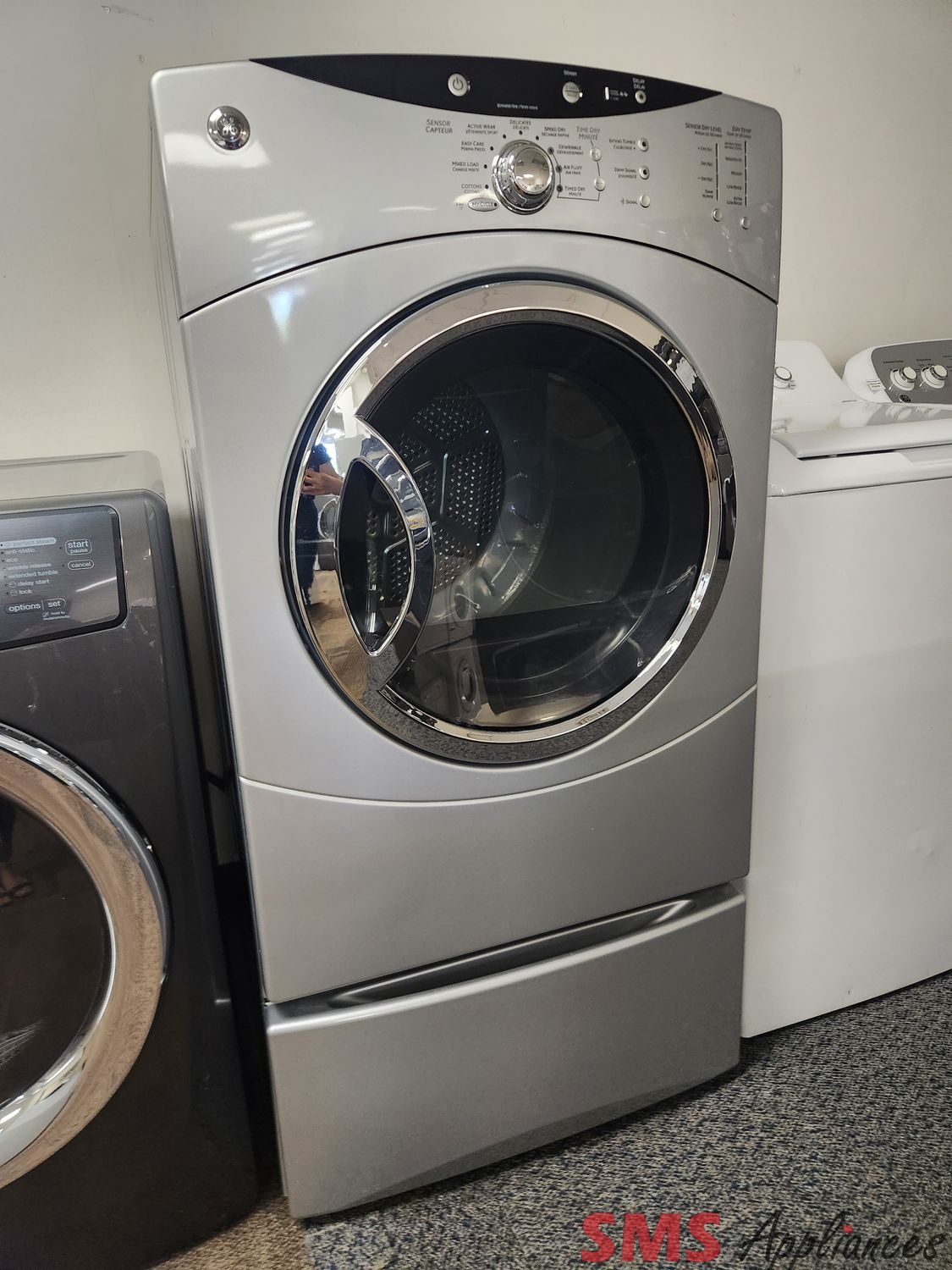 GE Dryer with Pedestal PCVH680EJ0MS