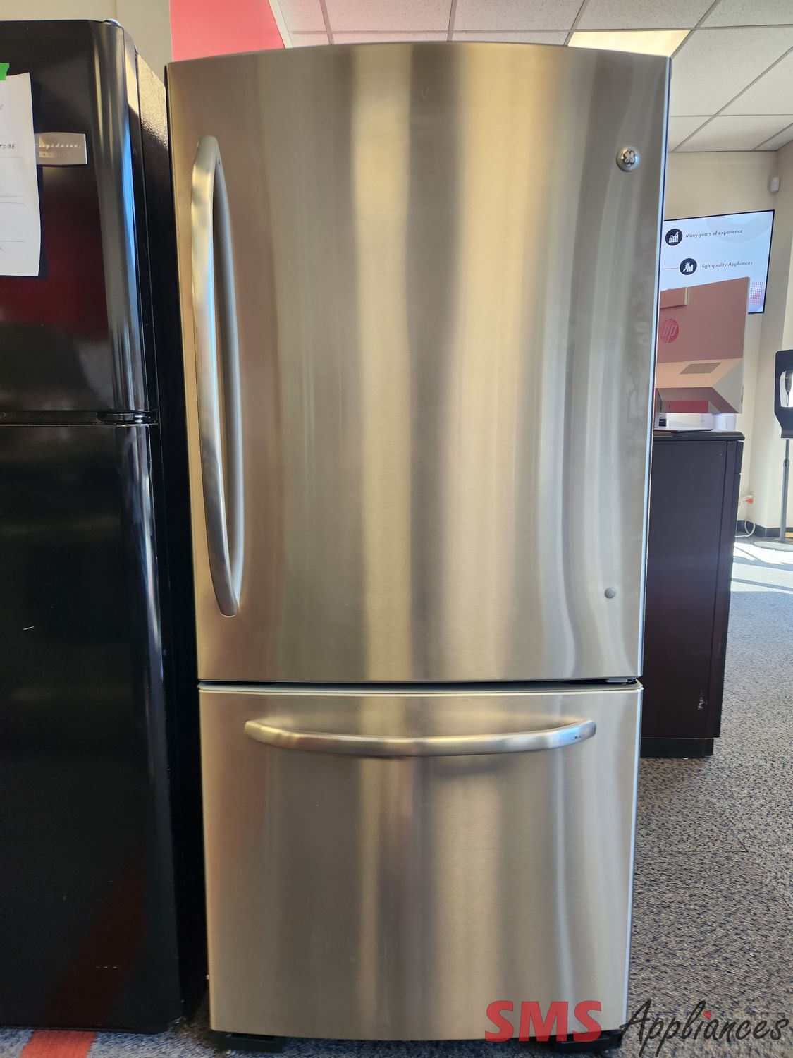 GE 30" Bottom Mount Fridge GDRS0KBXARSS