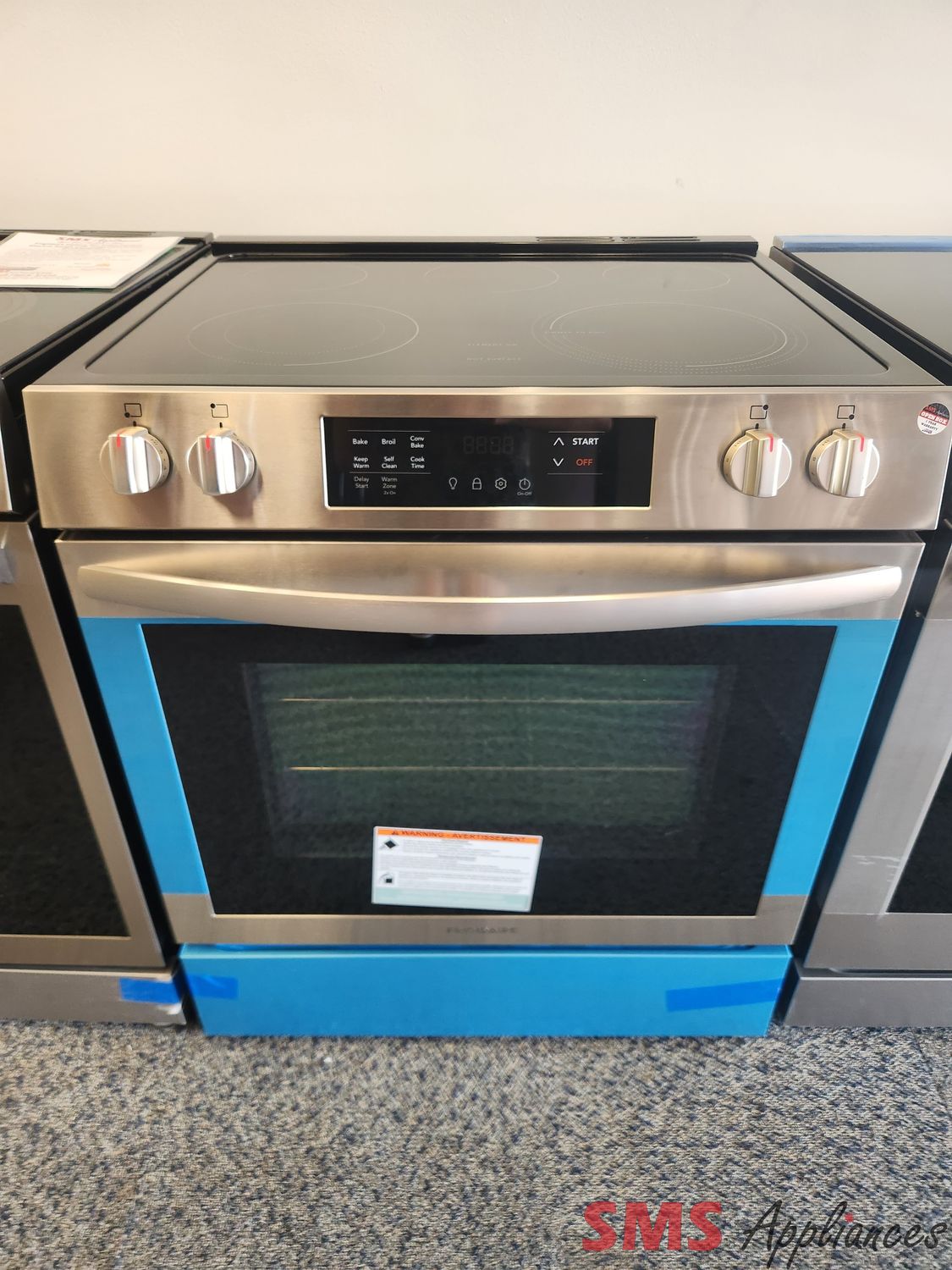 Open Box - Scratch & Dent Frigidaire Glass Top Stove FCFE308CAS