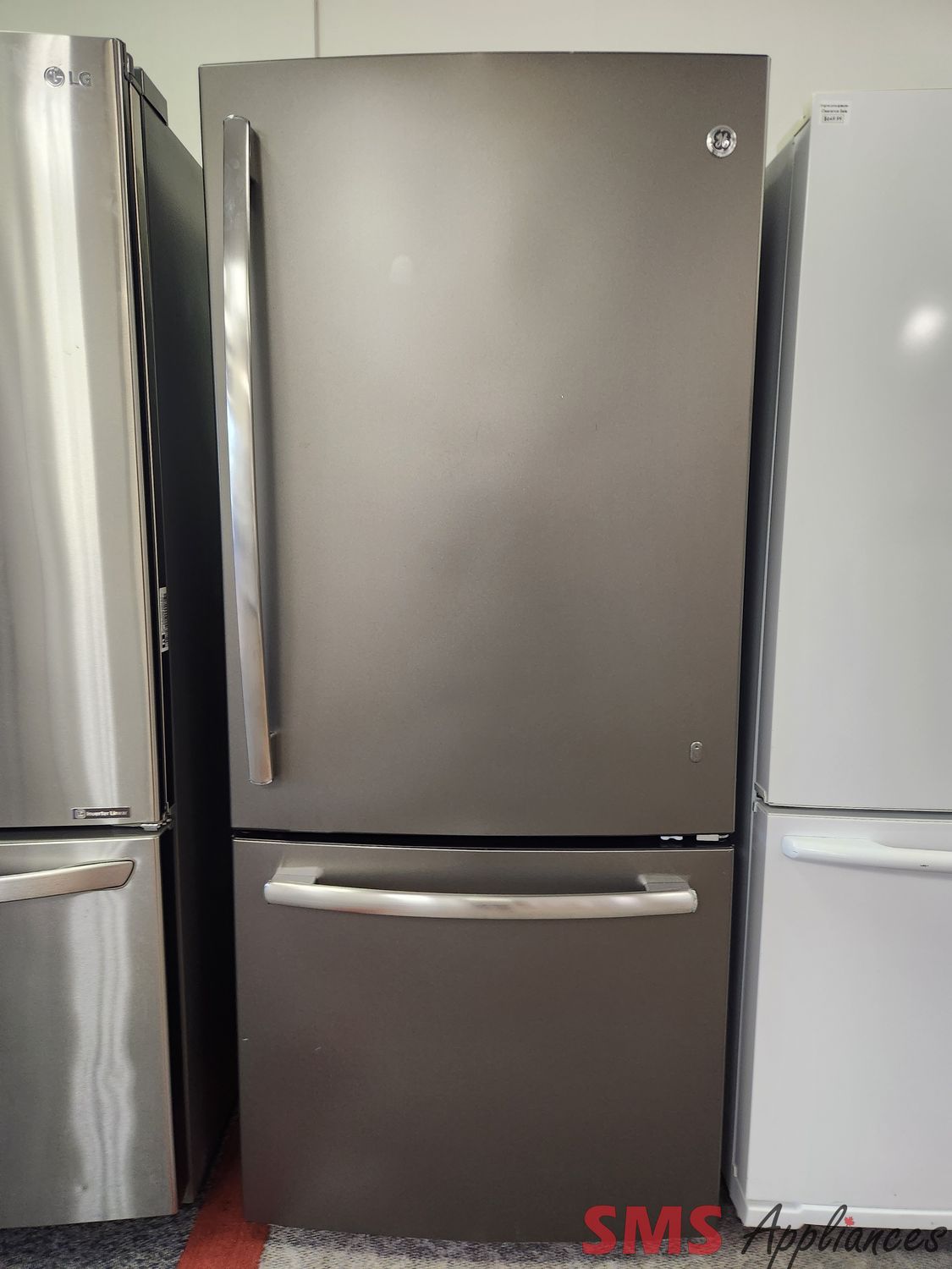 GE 30" Bottom Mount Fridge GDE21DMKES