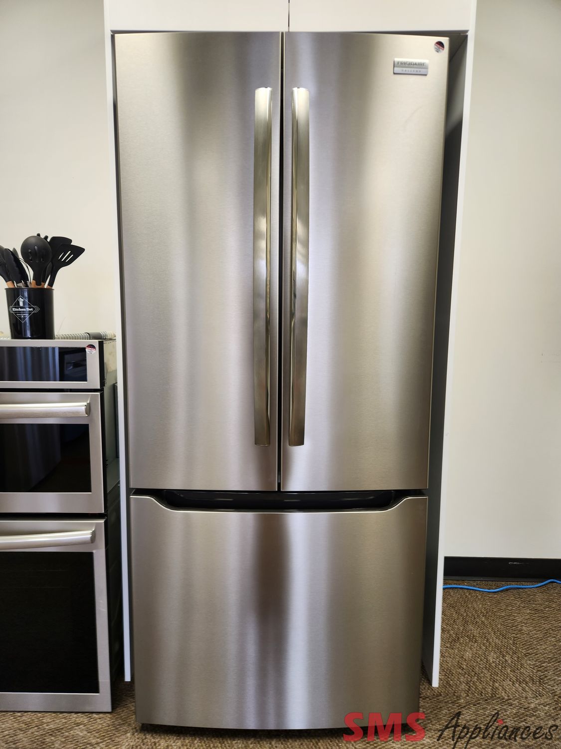 Open Box - Scratch & Dent Frigidaire Gallery 30" French Door Fridge GRFN2023AF