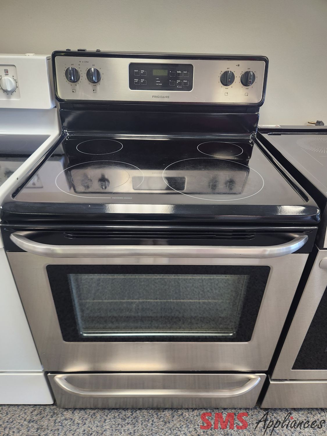 Frigidaire Glass Top Stove CFEF3048LSJ
