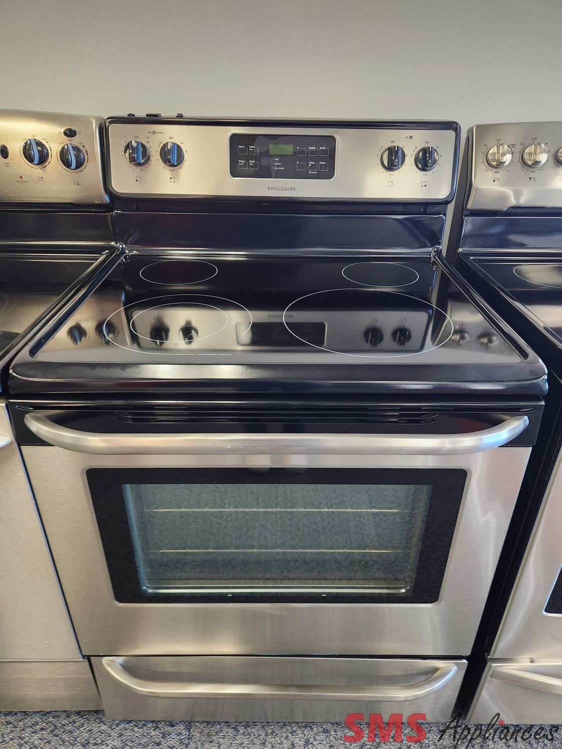 Frigidaire Glass Top Stove CFEF3048LSK