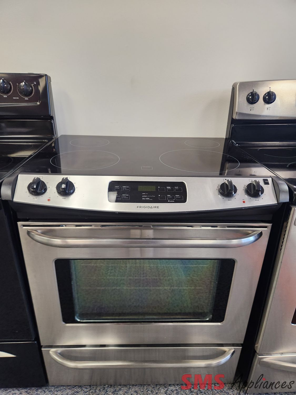 Frigidaire Glass Top Stove CFES3025LS1