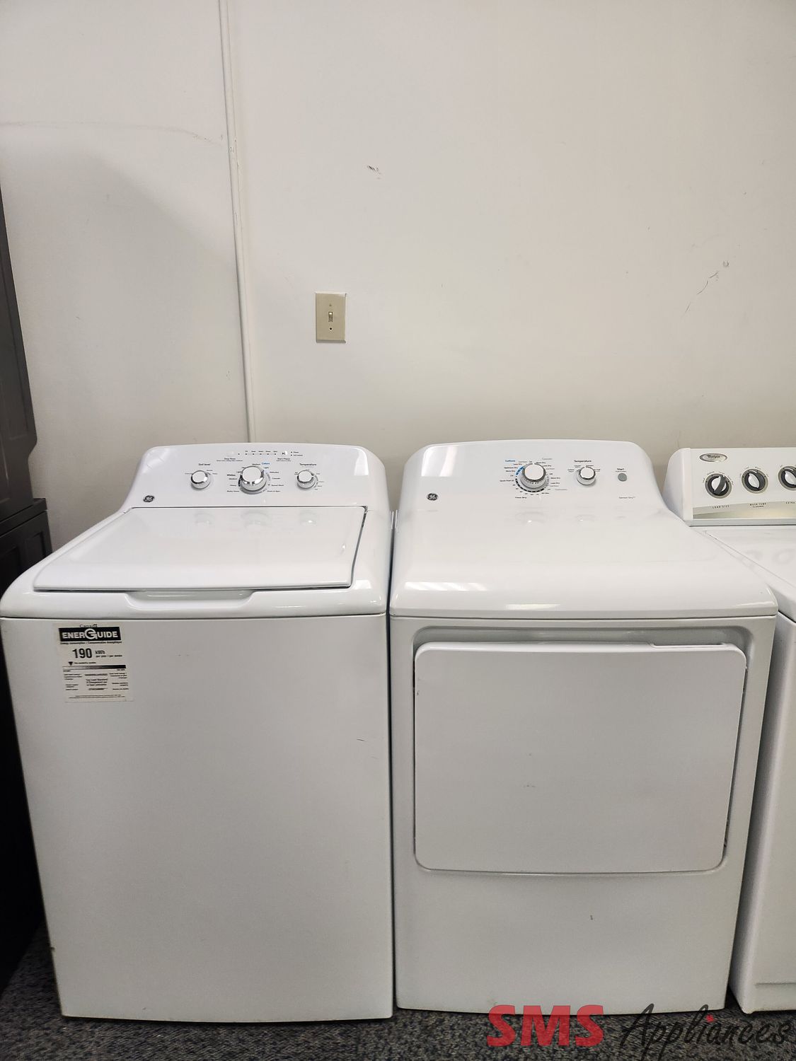 GE Top Load Washer and Dryer Set  GTW330BMM1WW/GTD40EBMK0WW