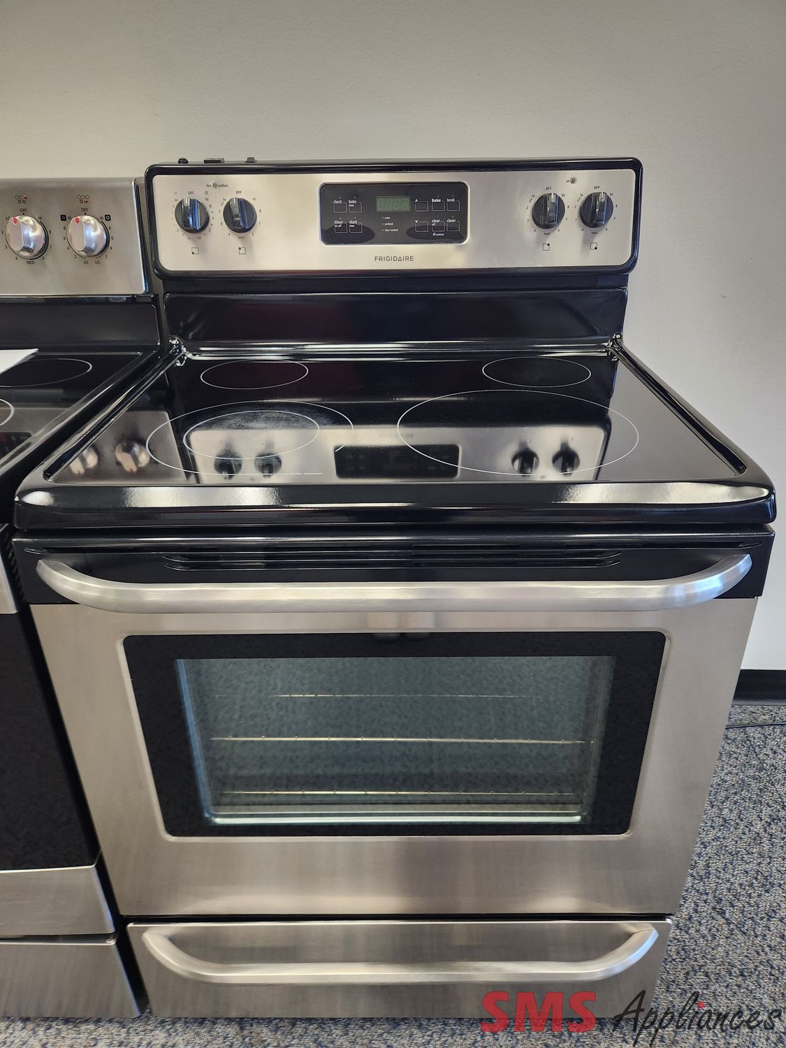 Frigidaire Glass Top Stove CFEF3048LSM
