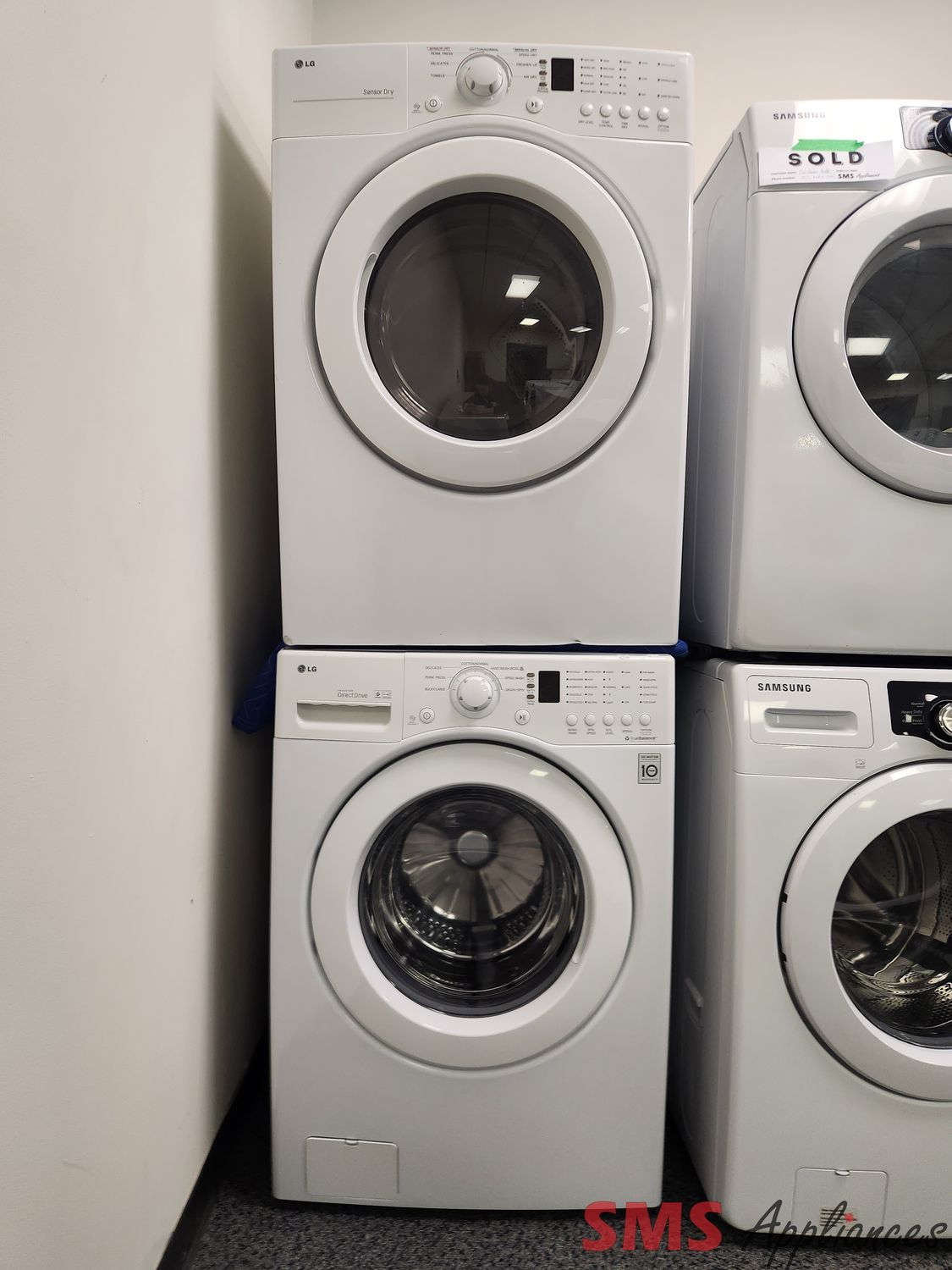 LG Washer and Dryer Set WM2140CW/DLE2140W