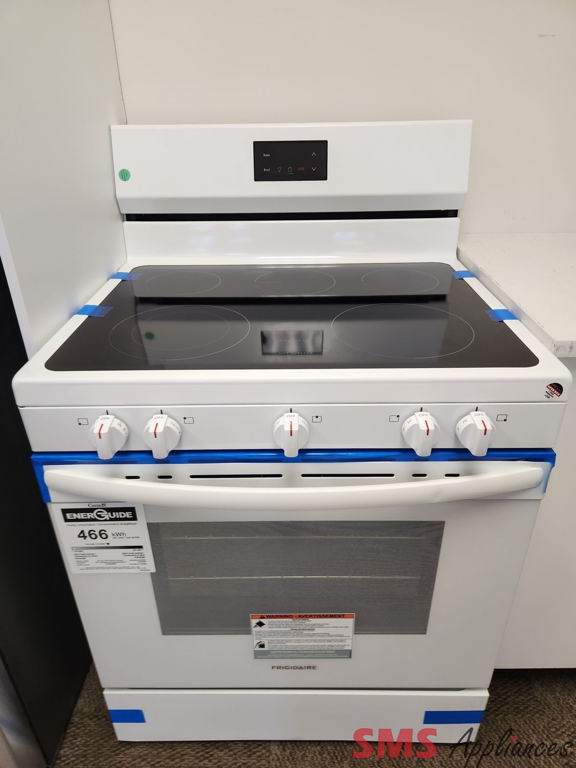 Open Box - Scratch & Dent Frigidaire Glass Top Stove FCRE305CBW