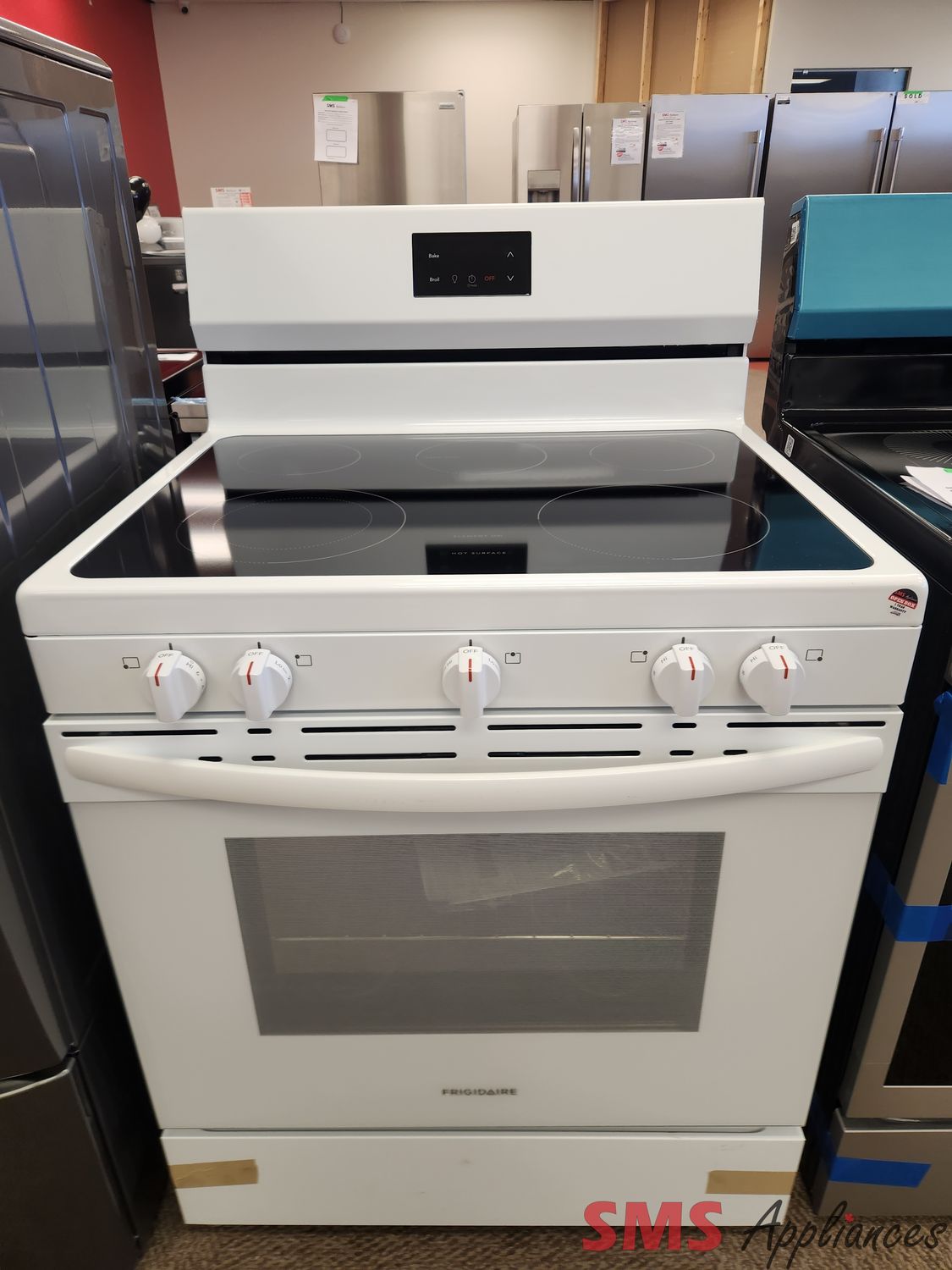 Open Box - Scratch & Dent Frigidaire Glass Top Stove FCRE305CBW