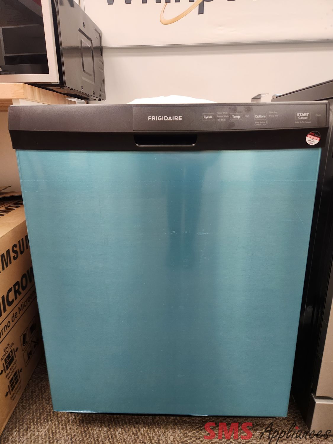 Open Box - Scratch & Dent Frigidaire 24" 60dB Built-In Dishwasher FFCD2413US