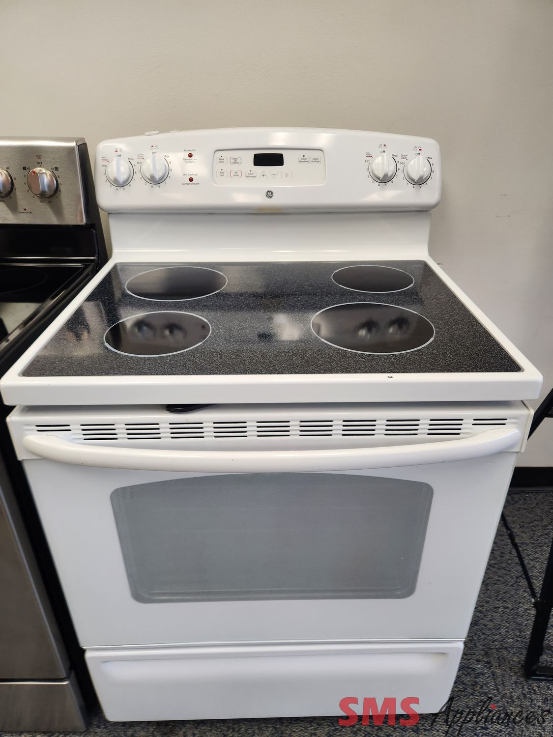 GE Glass Top Stove JCBP63DP1WW