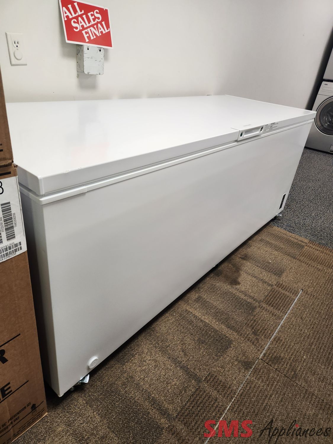 Frigidaire Chest Freezer 24.9 cu.ft FFCL2542AW