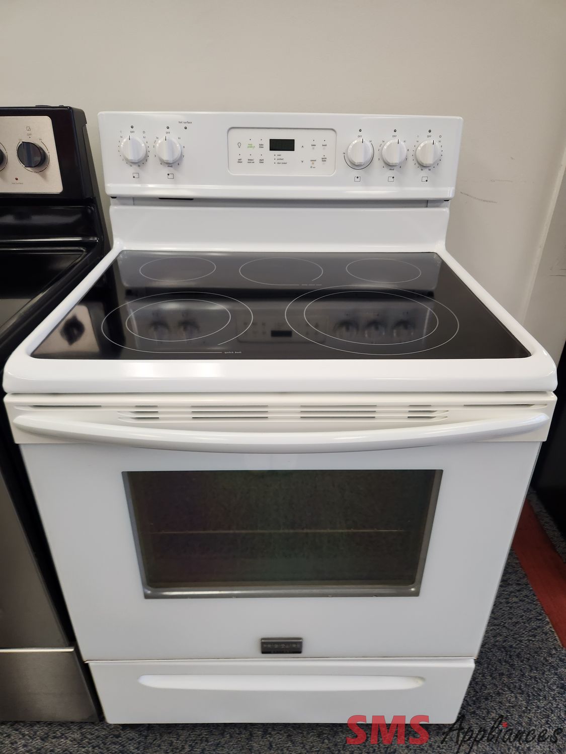 Frigidaire Gallery  Glass Top Stove CGEF3032MWD