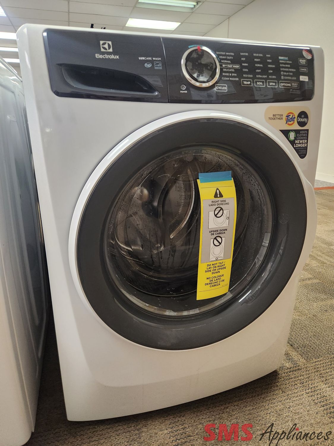 Open Box - Scratch & Dent Electrolux Front Load Washer ELFW7437AW
