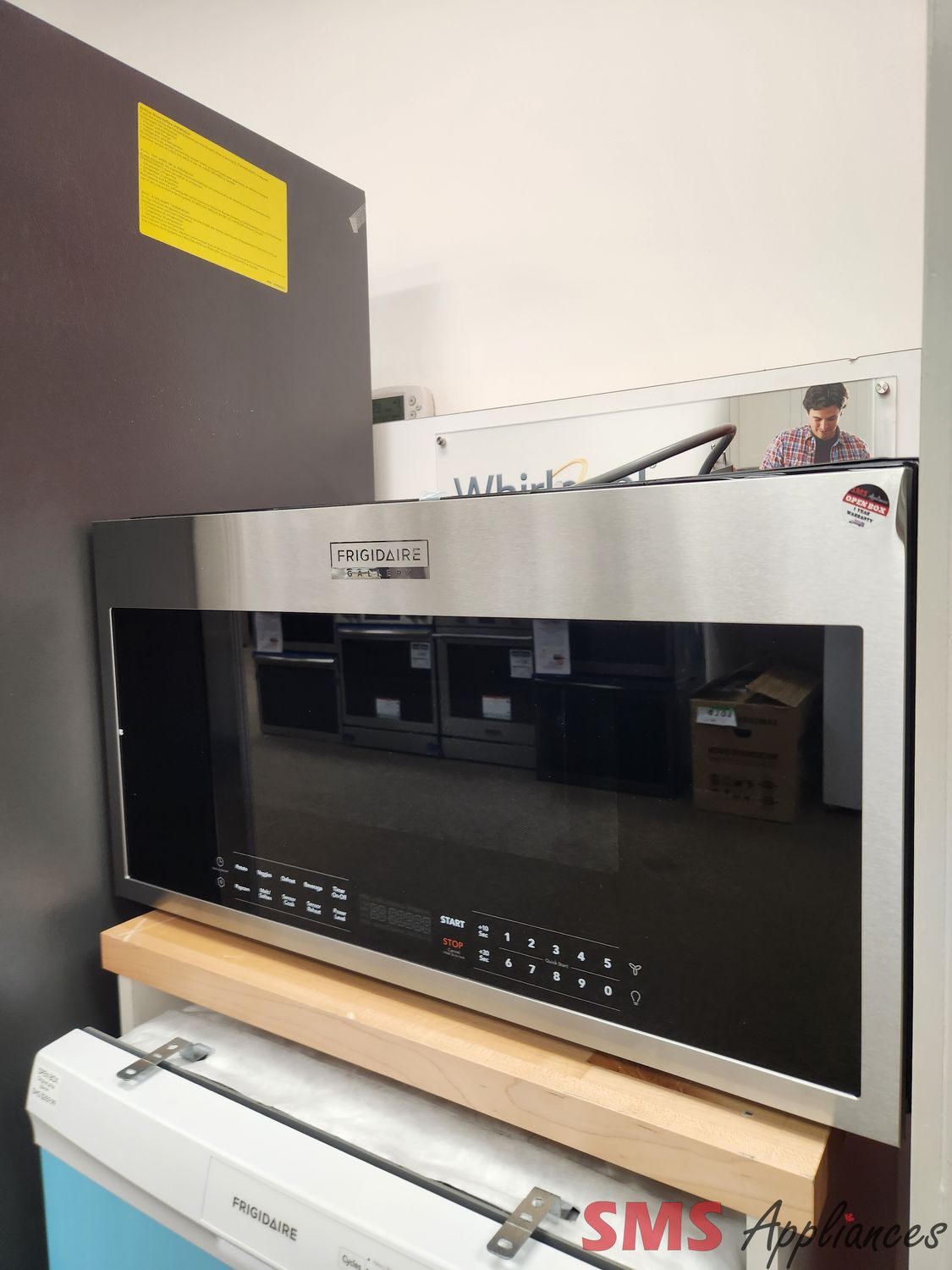 Open Box - Scratch & Dent Frigidaire Gallery Over-the-Range Microwave GMOS1964AF