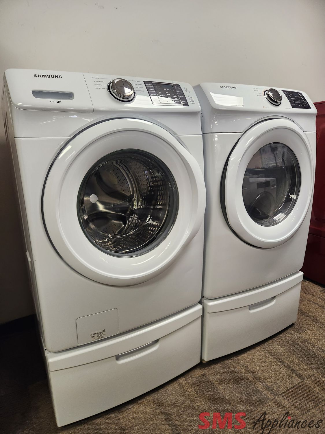 Samsung Washer & Dryer Set with Pedestals WF42H5000AW/DV42H5000EW