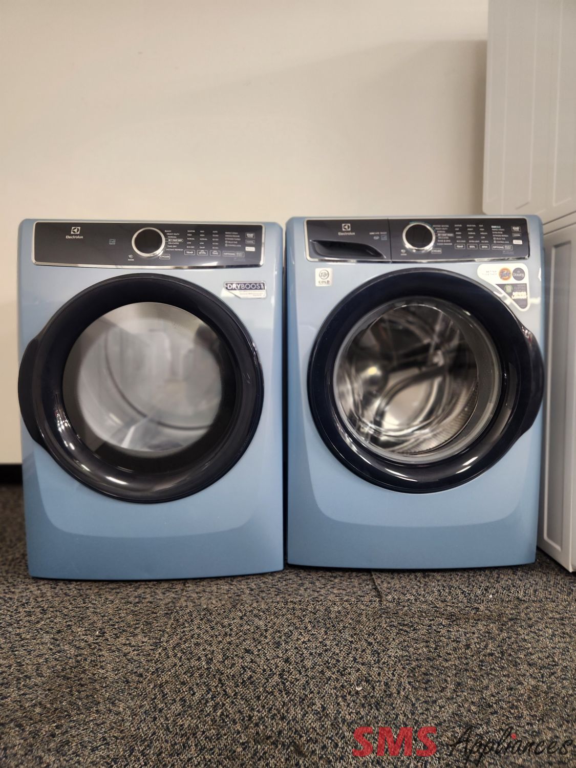 Open Box - Scratch & Dent Electrolux Washer & Dryer ELFW7437AG/ELFE743CAG